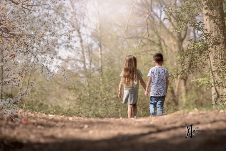 Gezin, kind, familie, shoot, bos, natuur, foto, hengelo, manon, twente, fotografie, creatief